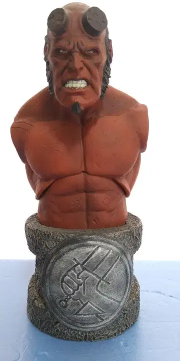 Hellboy 피규어