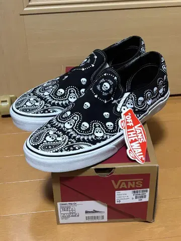 미사용 새상품 Vans 슬립온 28cm 반스 스컬 반다나 패턴