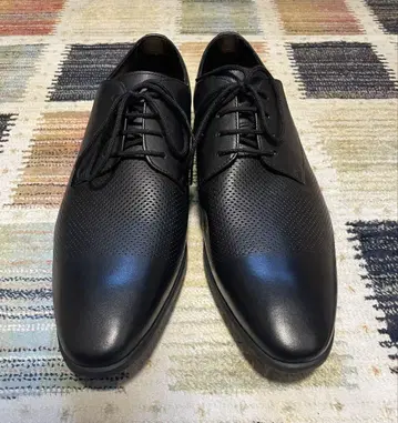 Clarks 클락스 블랙 가죽 드레스 신발 펀칭 가공
