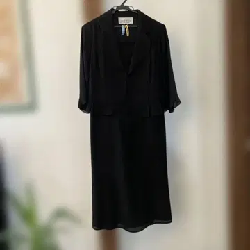SOIR PERLE 블랙 원피스 수트 사이즈 7