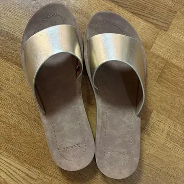 골드 슬라이드 샌들