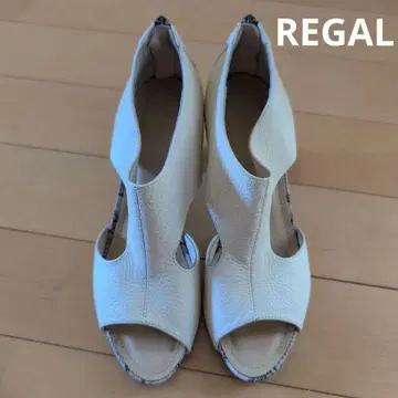 REGAL 화이트 가죽 오픈토 샌들