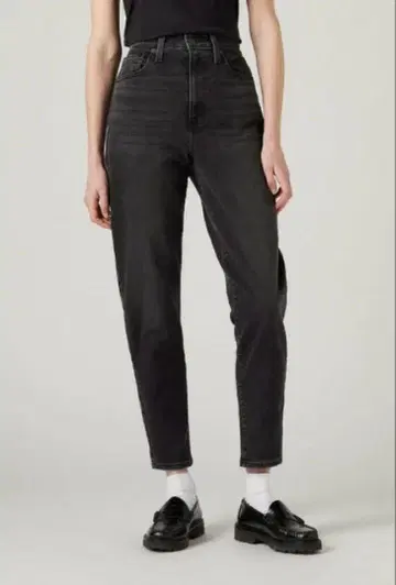 리바이스 HIGH WAISTED MOM JEAN 블랙