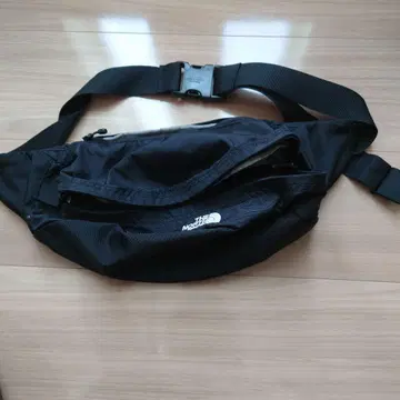 THE NORTH FACE 바디백 블랙