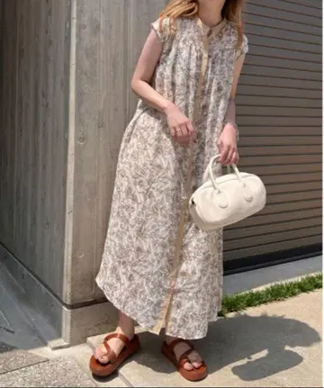 완판템 새상품 Bab 플라워 프린트 도비 개더 원피스 아이보리 꽃무늬
