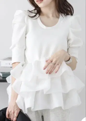 AMELY 프릴 레이어드 탑 프리 사이즈 화이트