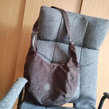 KIPLING 브라운 나일론 숄더백
