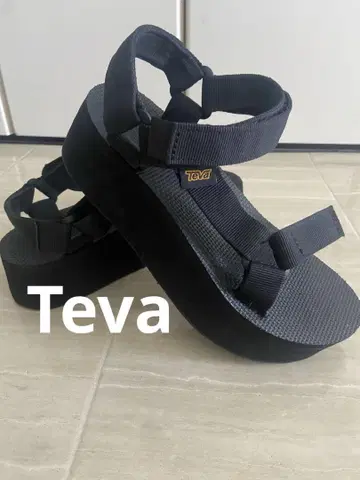 Teva 스포츠 샌들 통굽 플랫폼 사이즈감 22.5~23