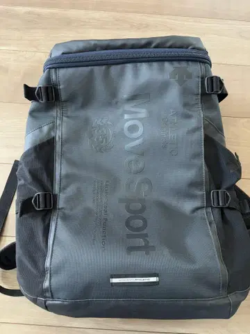 데상트 ATHLETIC Move Sport 백팩 블랙