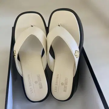 LILY BROWN MARY QUANT 플립플랍 M 사이즈