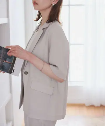 하프 슬리브 테일러드 자켓