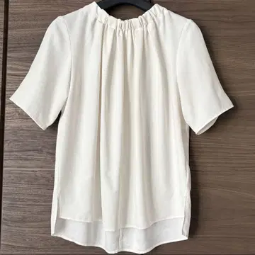 UNITED ARROWS 개더 넥 루즈한 쉬폰 블라우스