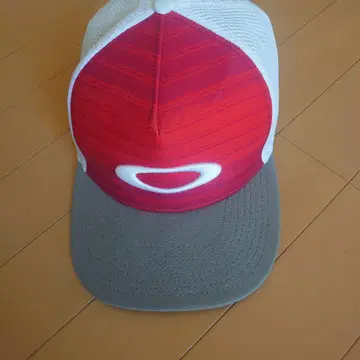 Oakley 9FIFTY 빨간색 그레이 캡