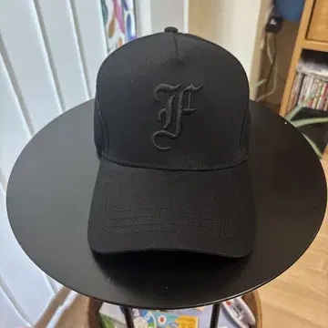 일본 햄 파이터즈 블랙 자수 F 로고 야구 모자 완판템