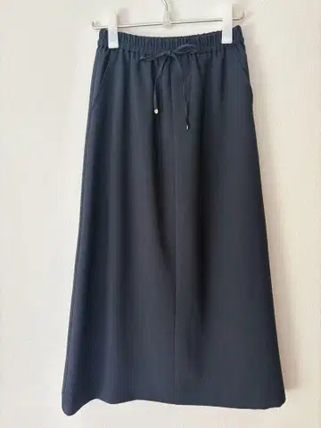 그린 라벨 릴랙싱 슬라브 옥스 내로우 플레어 스커트 (네이비)