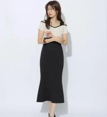 Rirandture 반팔 디자인 스트랩 니트 원피스