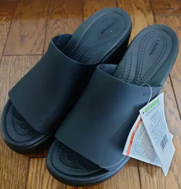새상품 Crocs 통굽 샌들 브루클린 슬라이드 힐
