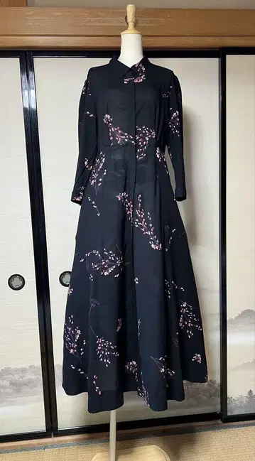 자라 컨디션 최상 꽃무늬 긴팔 A 라인 원피스 M 사이즈
