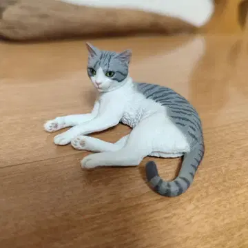 모리구치 오사무의 고양이 피규어