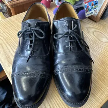 블랙 가죽 비즈니스 슈즈 윙 팁
