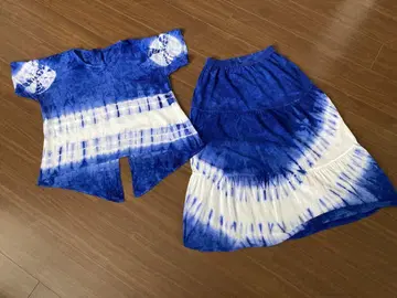 염색 코튼 블라우스와 스커트 셋업