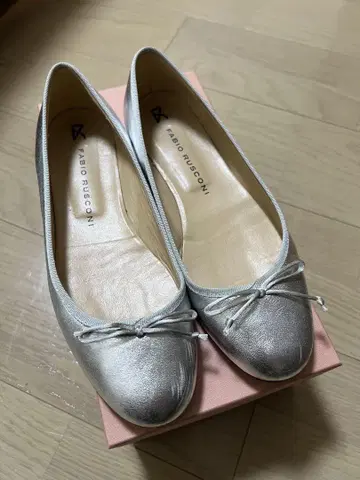파비올루스콘니 펌프스