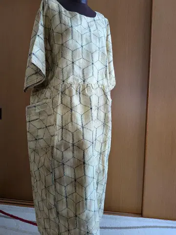 육각형 패턴 반팔 원피스