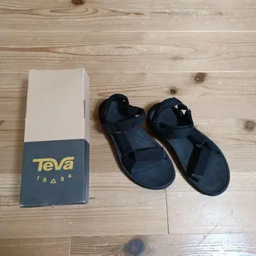 Teva 블랙 스포츠 샌들 박스 포함