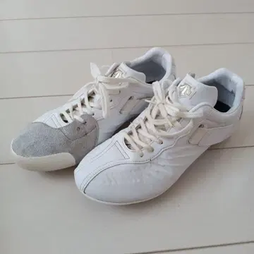 데상트 야구 스파이크 화이트 28cm