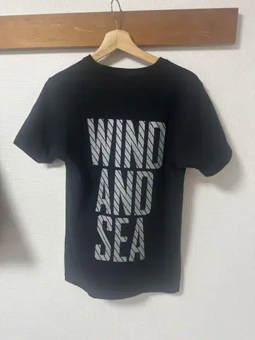 바람과 바다 군용 잉여품 S/S 티셔츠
