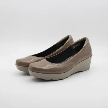 힐즈 애비뉴 천연 가죽 플레인 웨지 펌프스 (23cm)
