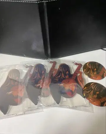 귀멸의 칼날 영화 무한성 편 아크릴 스탠드 나키메 3개 캔뱃지 2개 세트