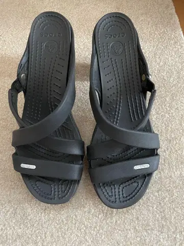 크록스 블랙 힐 샌들