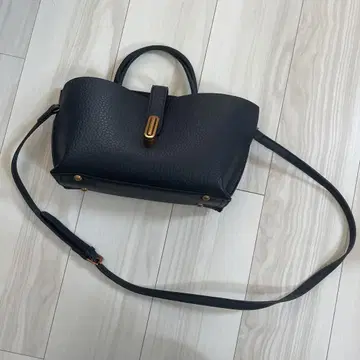 블랙 숄더백