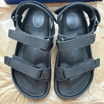 버켄스탁 카라하리 블랙 37
