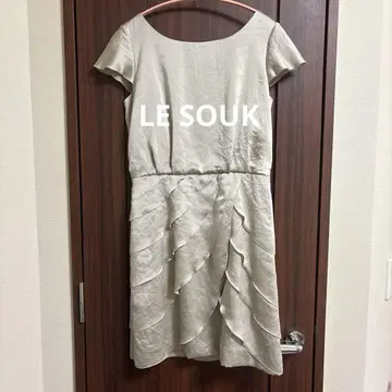 LE SOUK 프릴 디자인 드레스 골드빛 광택 있음 베이지