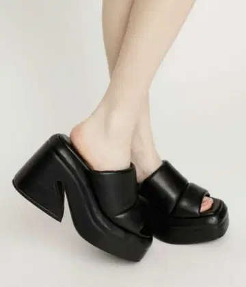 SLY 통굽 샌들 CHUNKY PUFFER SANDAL S 사이즈