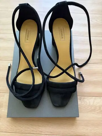 CHEMBUR 블랙 레이스업 샌들 36 C81194-01