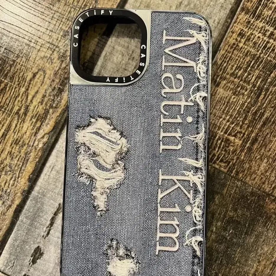 iPhoneアクセサリー Casetify Matin Kim iPhone13mini casetify コラボ商品 Martin kim iPhone13mini - メルカリ
