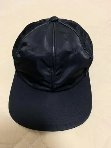 The H.W Dog&Co. 6패널 캡 가죽 느낌 블랙