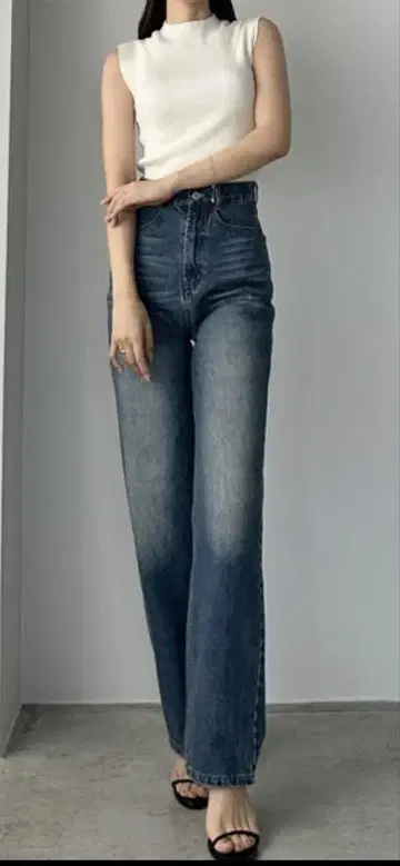루에레 스트레이트 데님 라이트 블루 S 사이즈