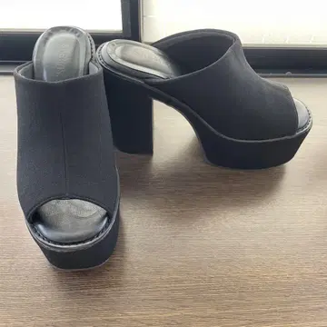 블랙 플랫폼 힐 뮬