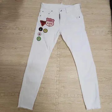 Dsquared2 새상품급 화이트 스키니 데님 패치