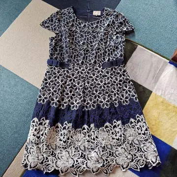 Rose Tiara 네이비 자수 반팔 원피스 42