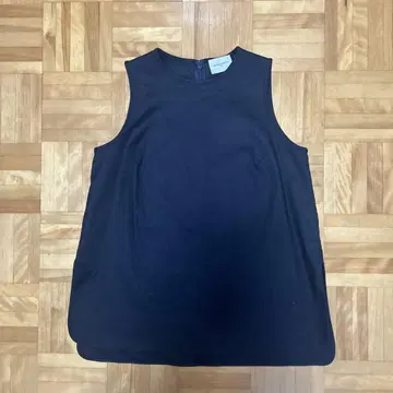 UNITED ARROWS 네이비 슬리브리스 탑