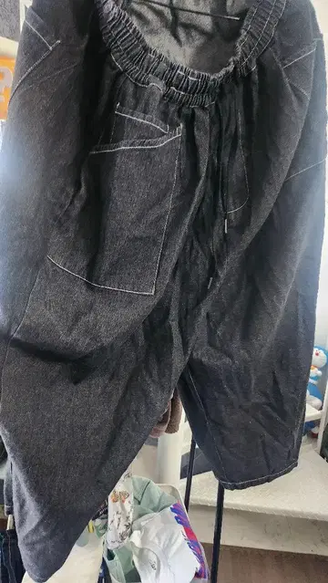 다크 그레이 와이드 팬츠 데님