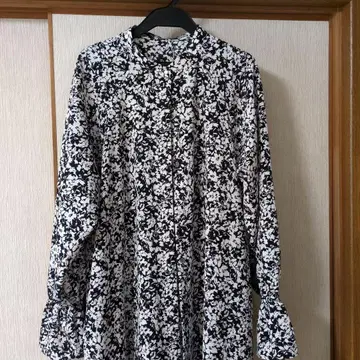 꽃무늬 롱 셔츠 긴팔 화이트 블랙