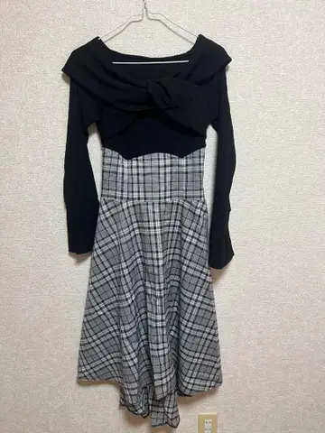 dazzlin 트위스트 크로스 도킹 원피스