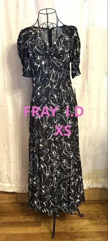 FRAY I.D 블랙과 화이트 플라워 무늬 롱 원피스 XS 사이즈 귀여운