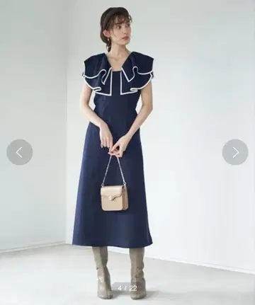 새상품급 SNIDEL 프릴 칼라 슬리브리스 원피스 NVY 0 사이즈